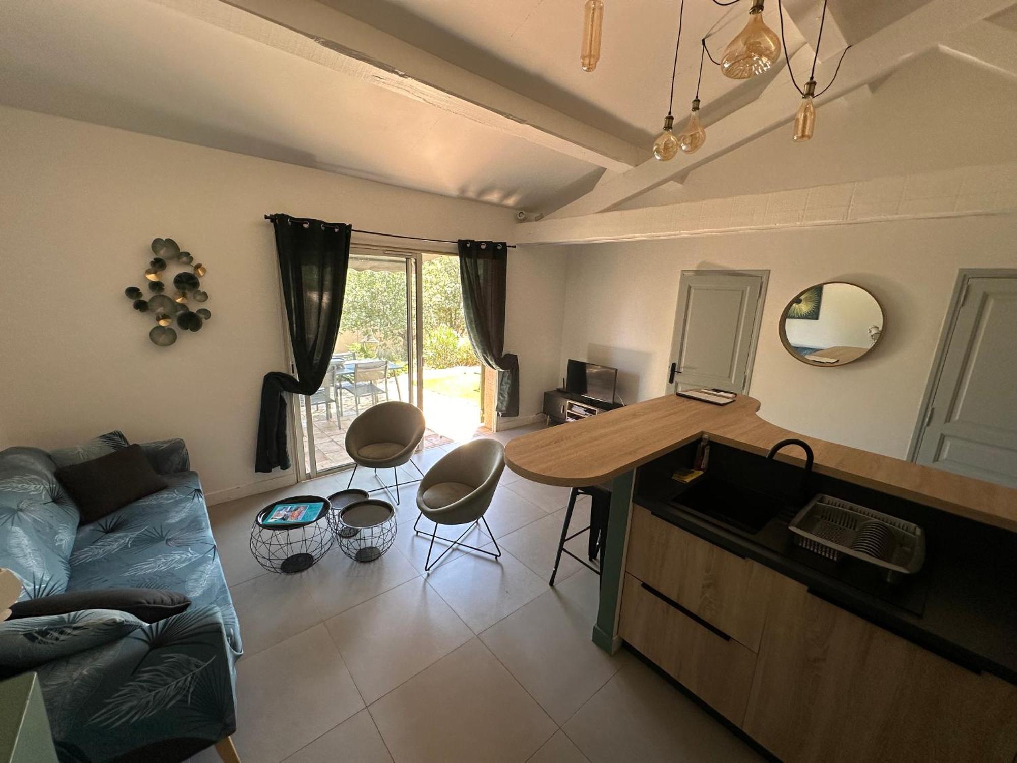Charmant Appartement T2 Au Coeur Des Vignes Cogolin Εξωτερικό φωτογραφία
